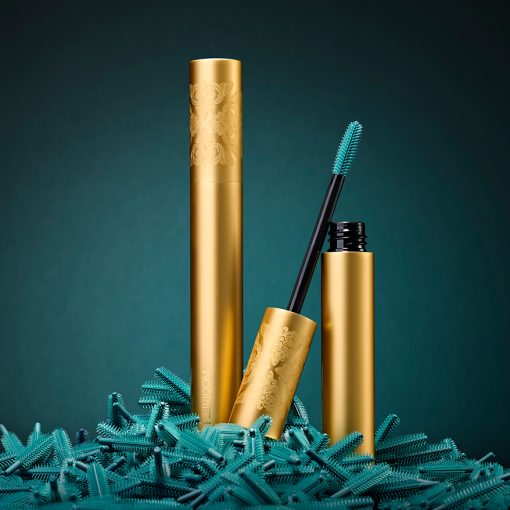 vintage aluminium gold luxury mascara manufactured by HCP with a bio-based eco-friendly brush applicator