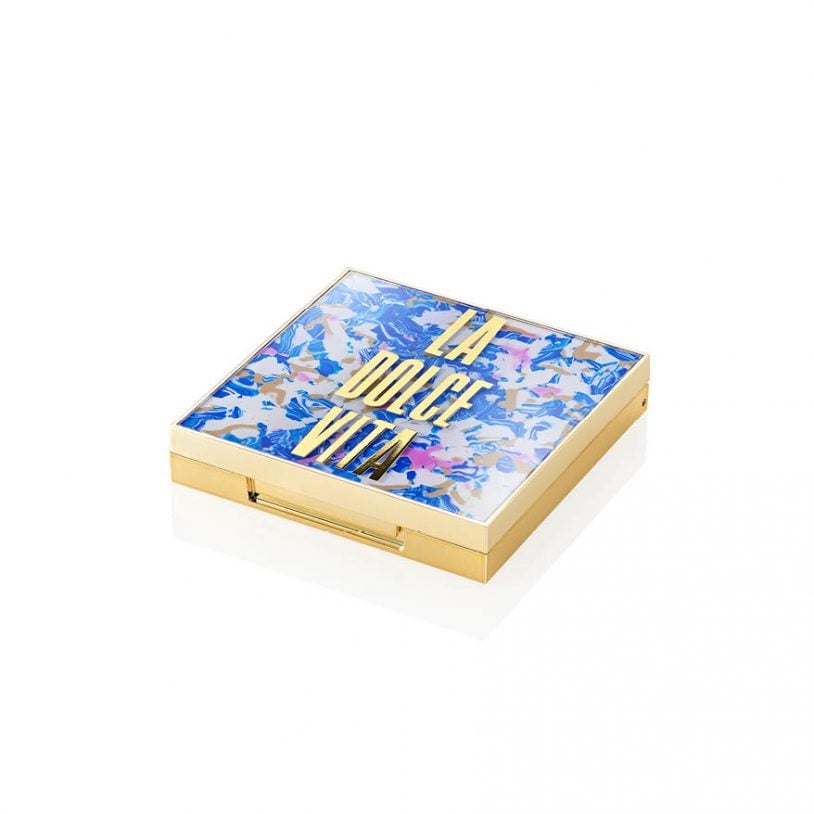 Decorative compact by HCP Packaging for pressed powder or eyeshadow